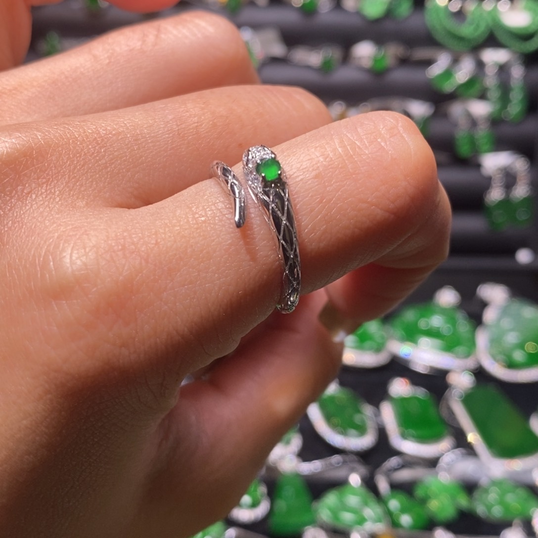 翡翠戒指银S925镶嵌蛋面戒指