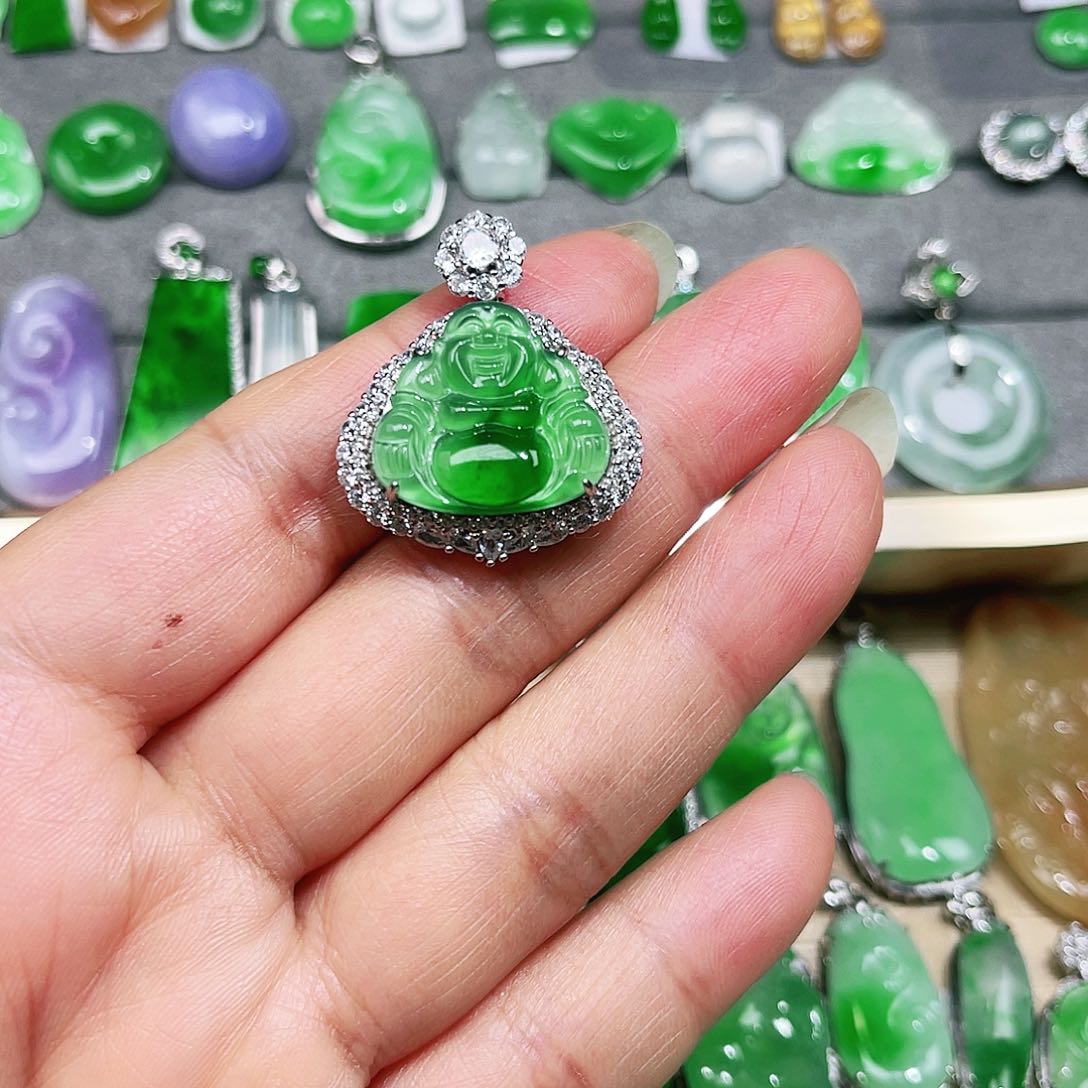 翡翠颈饰未镶嵌裸石