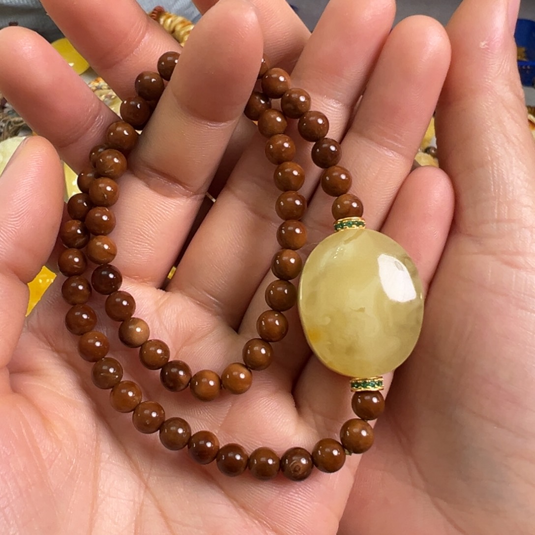 蜜蜡裸石未镶嵌蜜蜡