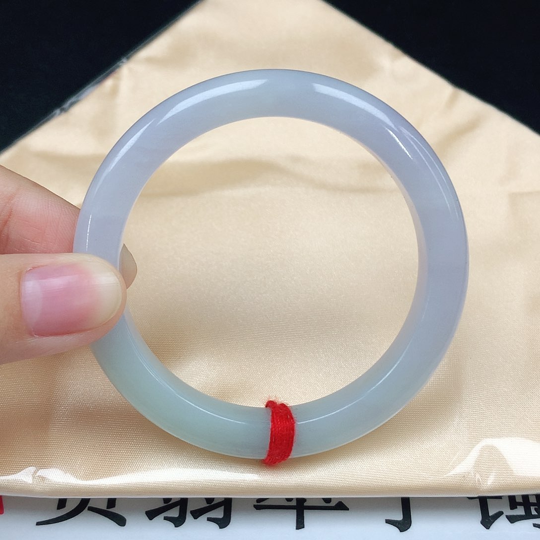 翡翠手镯未镶嵌9012正