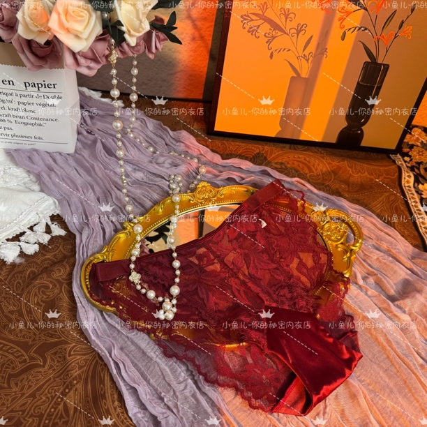 法式轻奢浪漫蕾丝女士内裤性感中低腰时尚镂空无痕三角裤美背