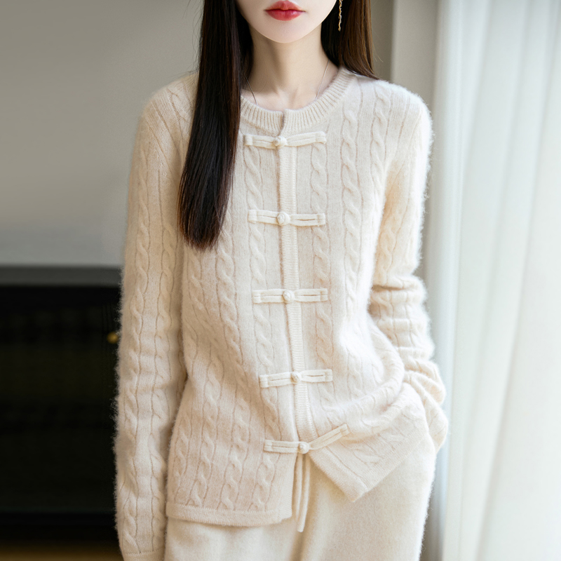 新中式国风纯羊绒开衫女圆领盘扣绞花毛衣宽松外套加厚