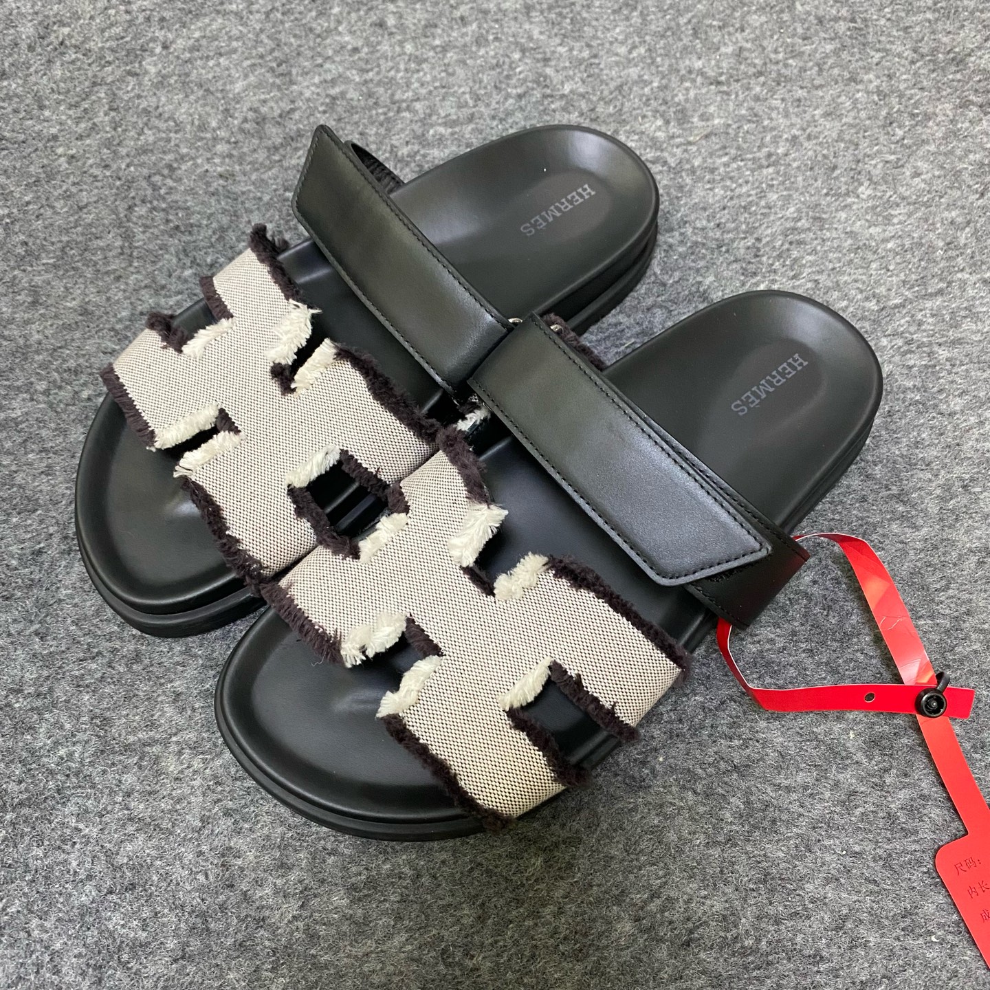 95新 Hermes/爱马仕 露趾套脚防滑一字拖鞋 尺码：38 编码：20694