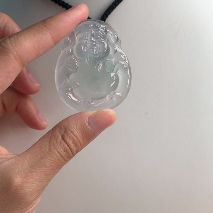 翡翠挂件未镶嵌…..