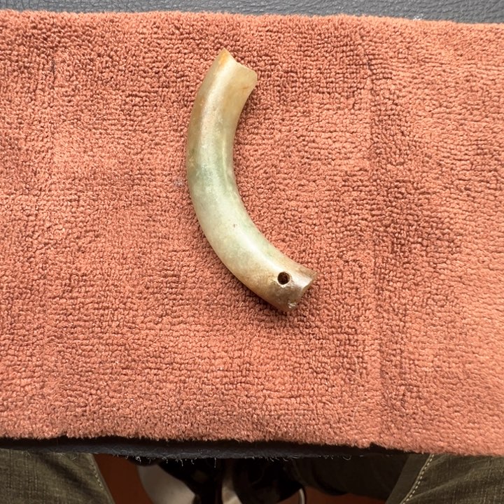 翡翠颈饰未镶嵌谢*然