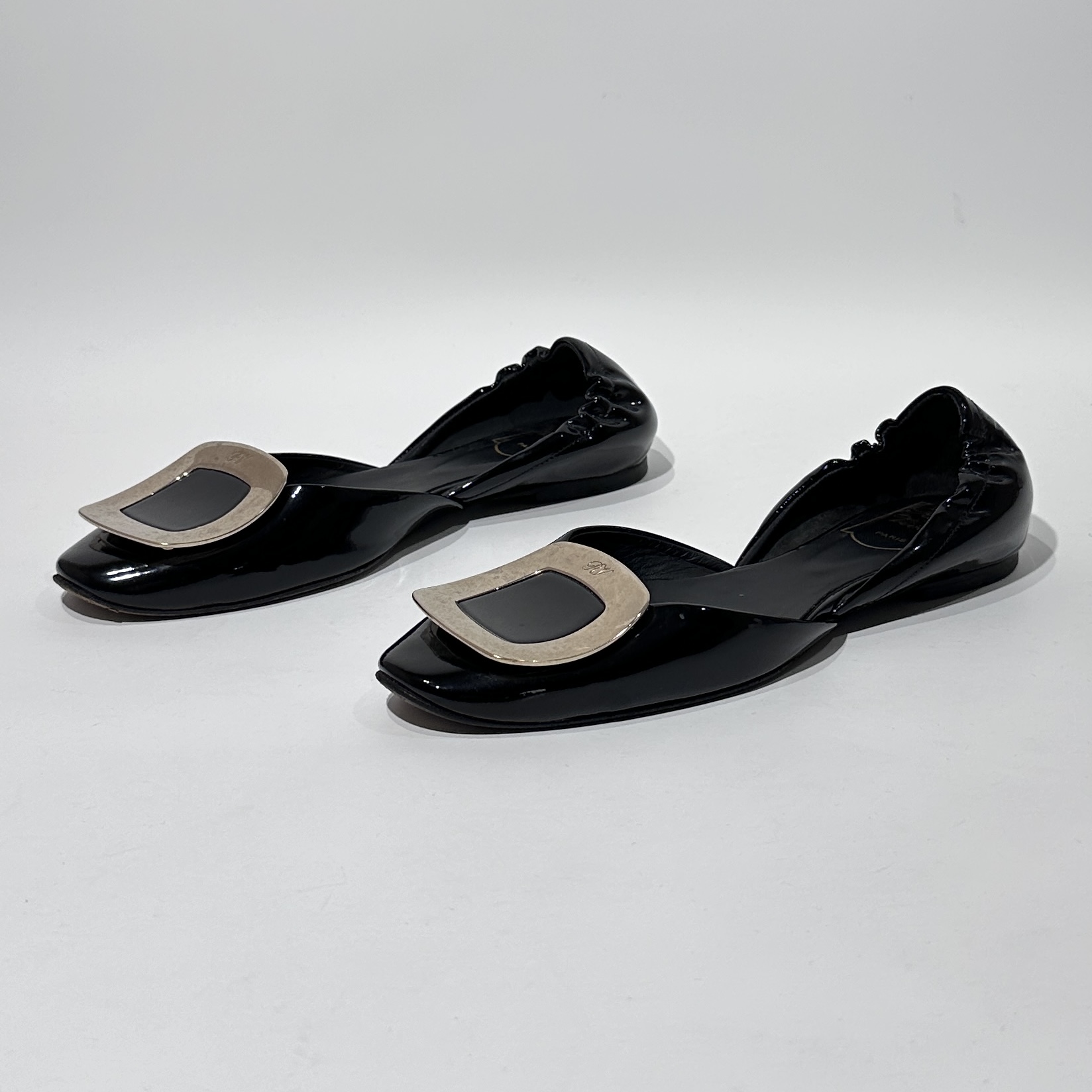 95新 Roger Vivier/罗杰·维威耶 35.5码 黑色时尚平底鞋/WX01823