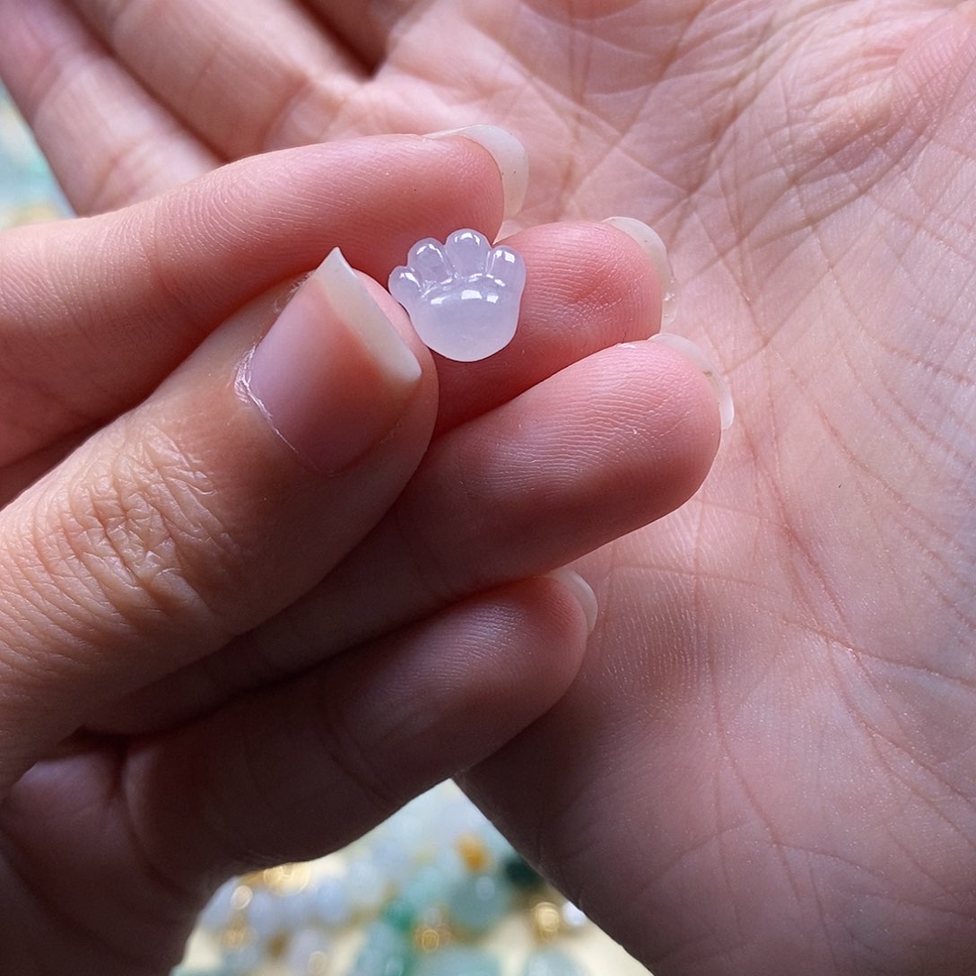 翡翠颈饰未镶嵌闪