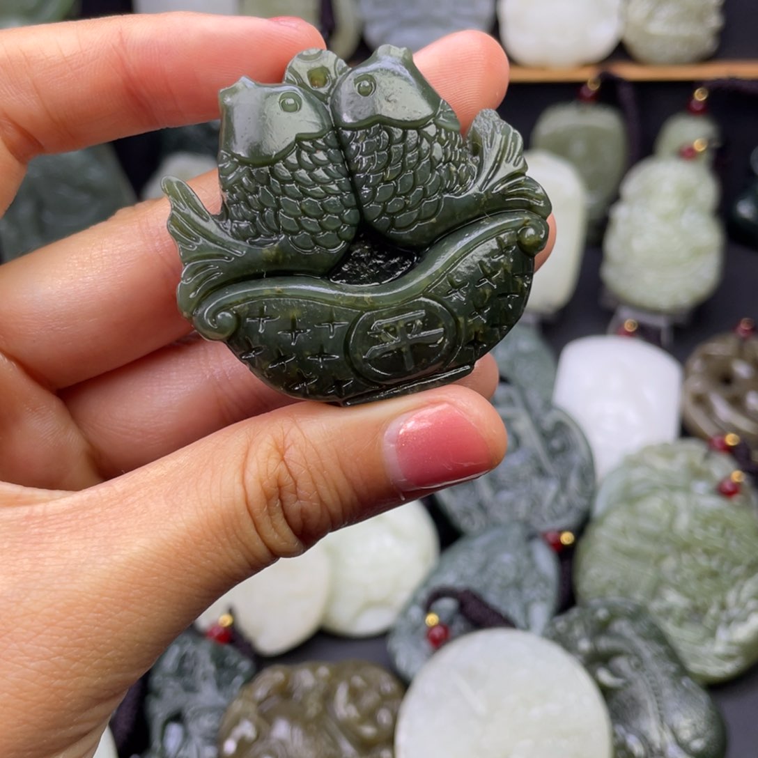 和田玉颈饰未镶嵌