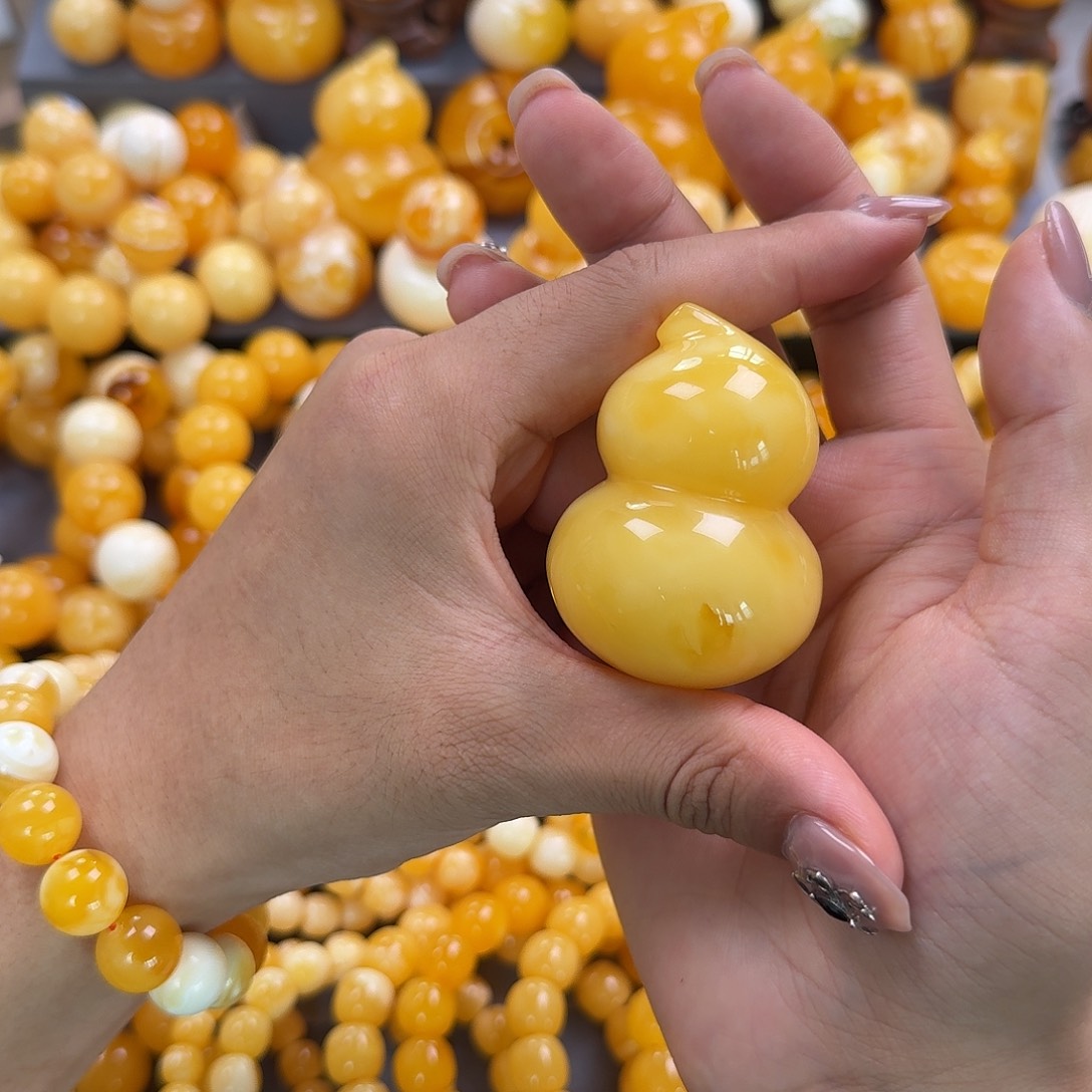 蜜蜡未镶嵌珠宝奇石