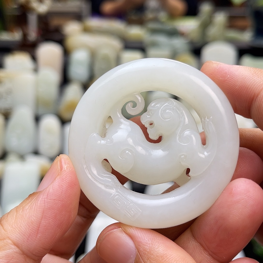 和田玉颈饰未镶嵌