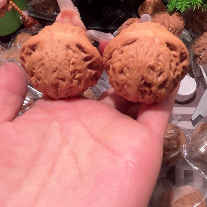 桃核吊坠铁锤妹妹