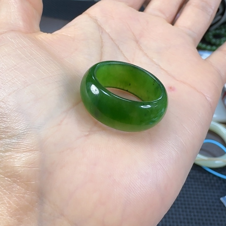 未镶嵌戒圈和田玉（碧玉）
