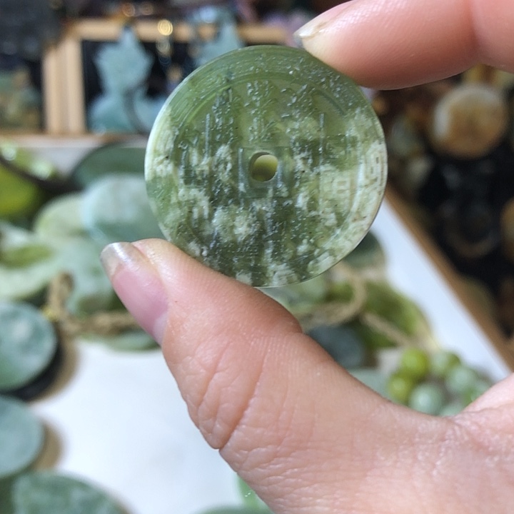 岫玉未镶嵌岫玉挂件