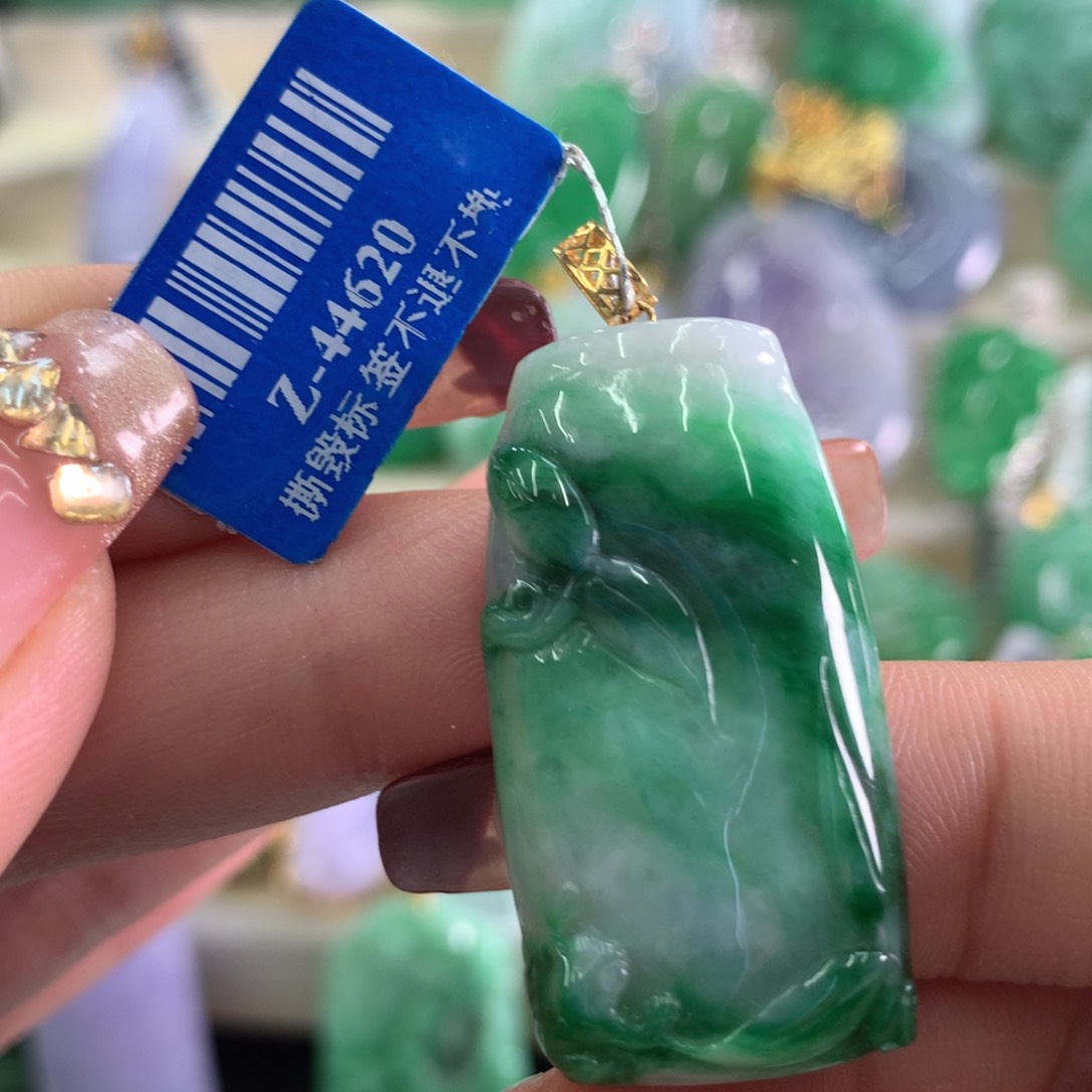 翡翠吊坠(不含链)18K金镶嵌