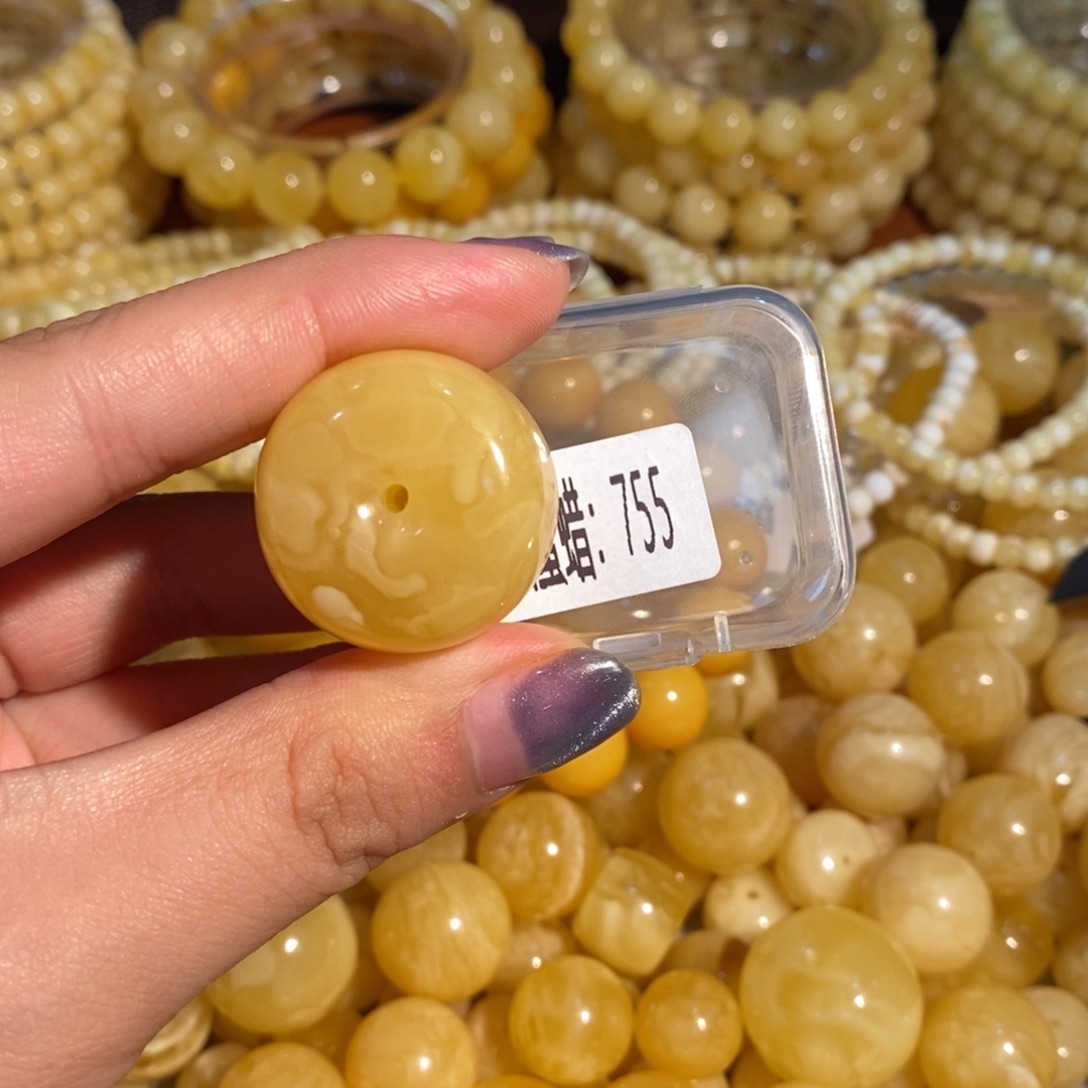 琥珀未镶嵌珠宝奇石755