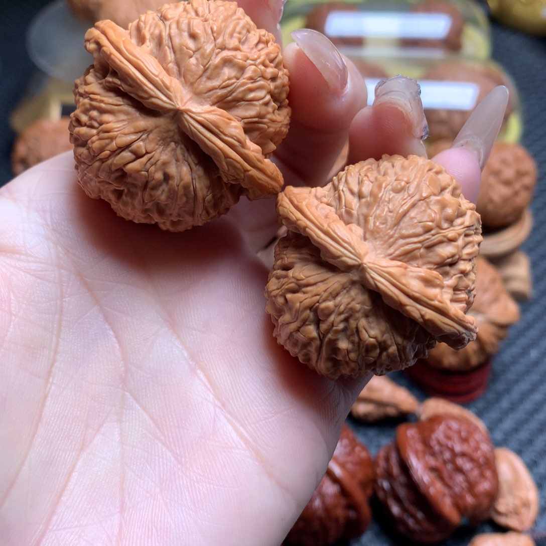 文玩核桃把件39球白