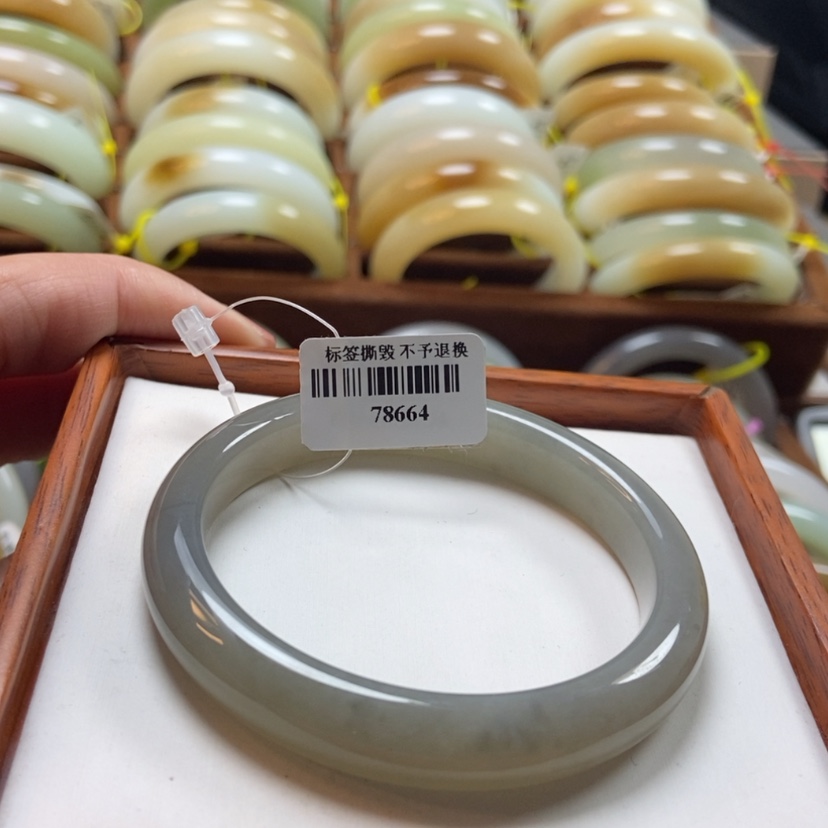 【闪购商品】和田玉手镯未镶嵌55.2