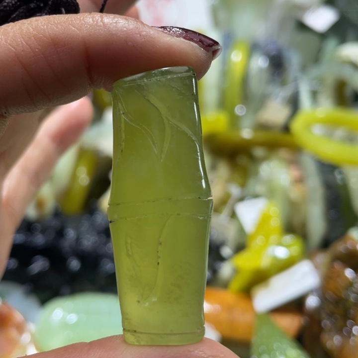 岫玉未镶嵌吊坠吊坠