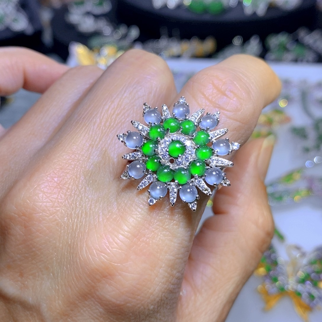 翡翠颈饰银S925镶嵌天然翡翠