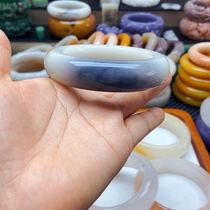 雅***仕石英岩玉佘太翠未镶嵌