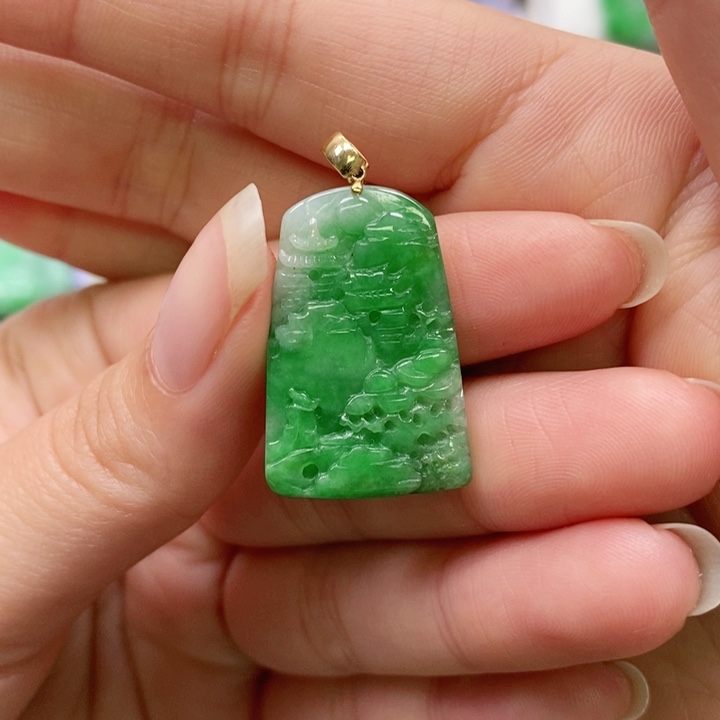 翡翠未镶嵌颈饰吊坠