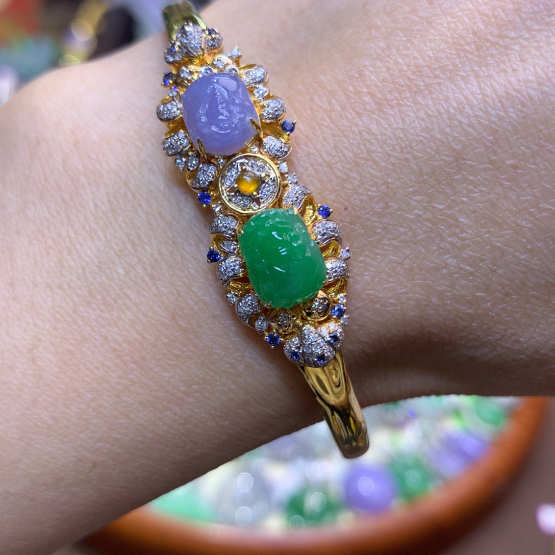 翡翠18K金镶嵌颈饰