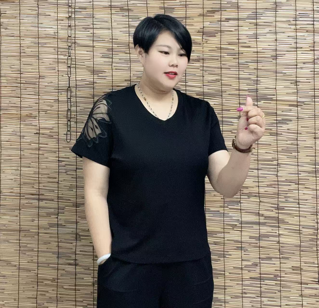 33洋气显瘦夏季薄料宽松遮肉小衫大码上衣