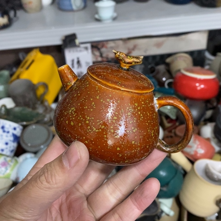 陶瓷艺术品及陶瓷壶
