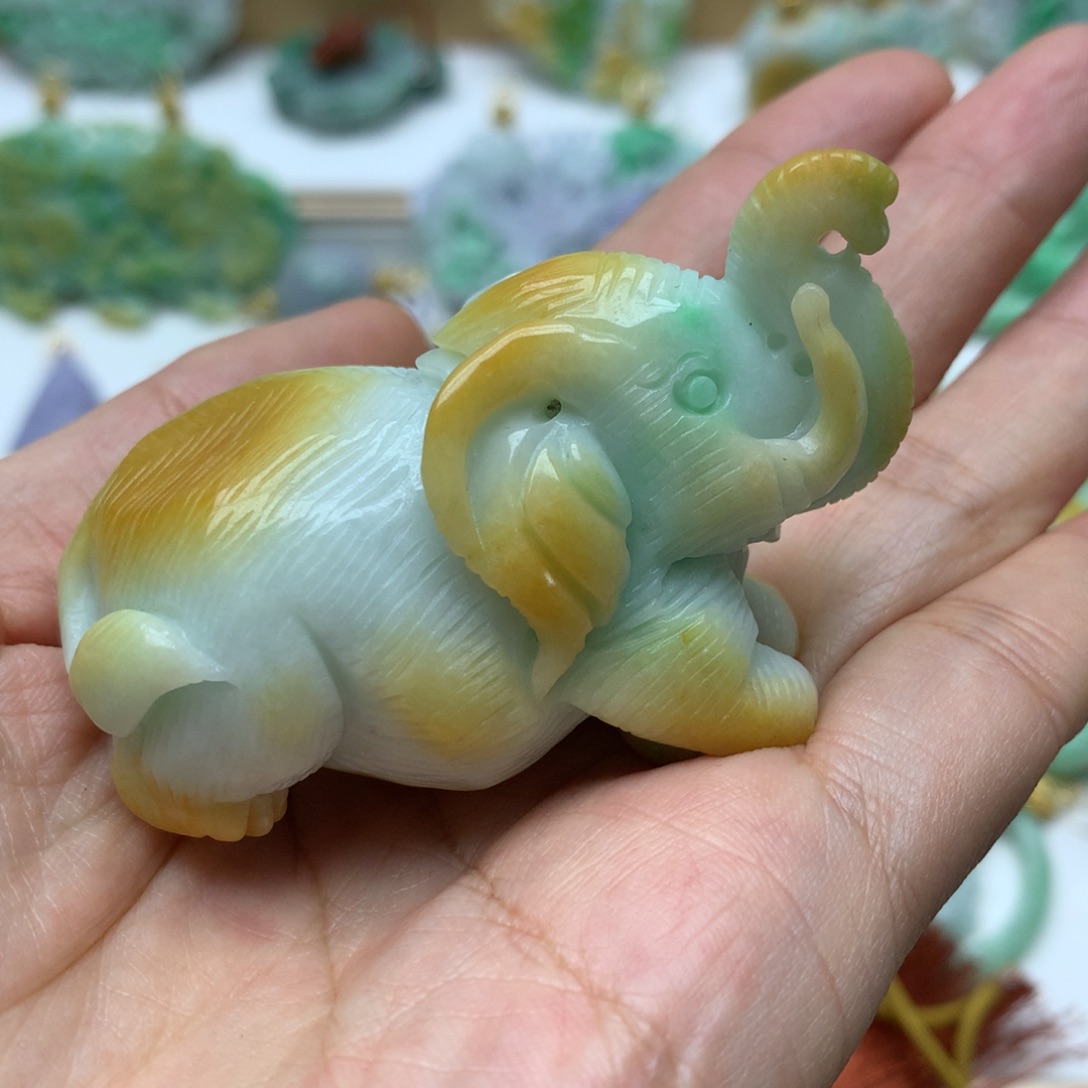 翡翠颈饰未镶嵌翡翠