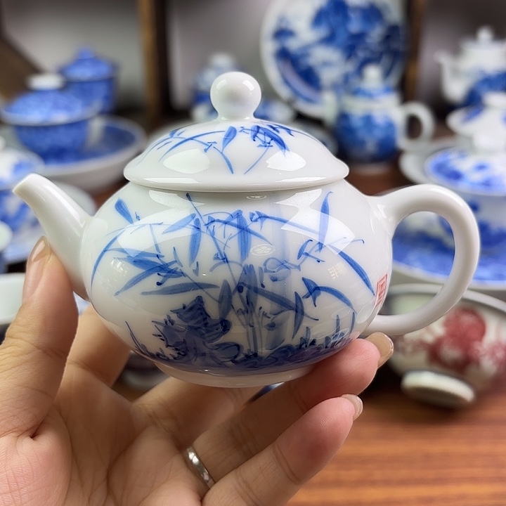 双12狂欢手绘福利壶