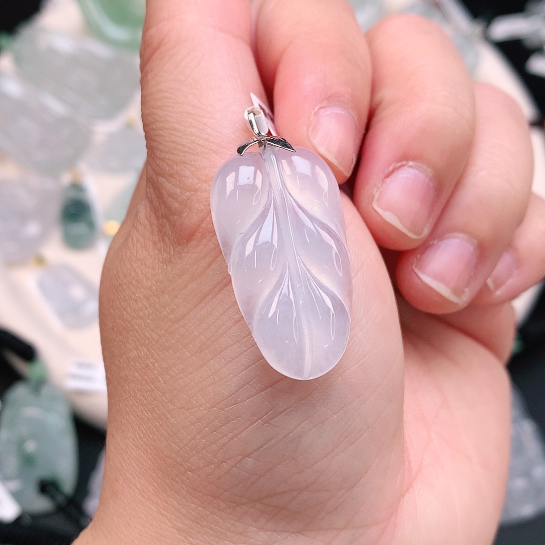 翡翠颈饰18K金镶嵌冰胶叶子