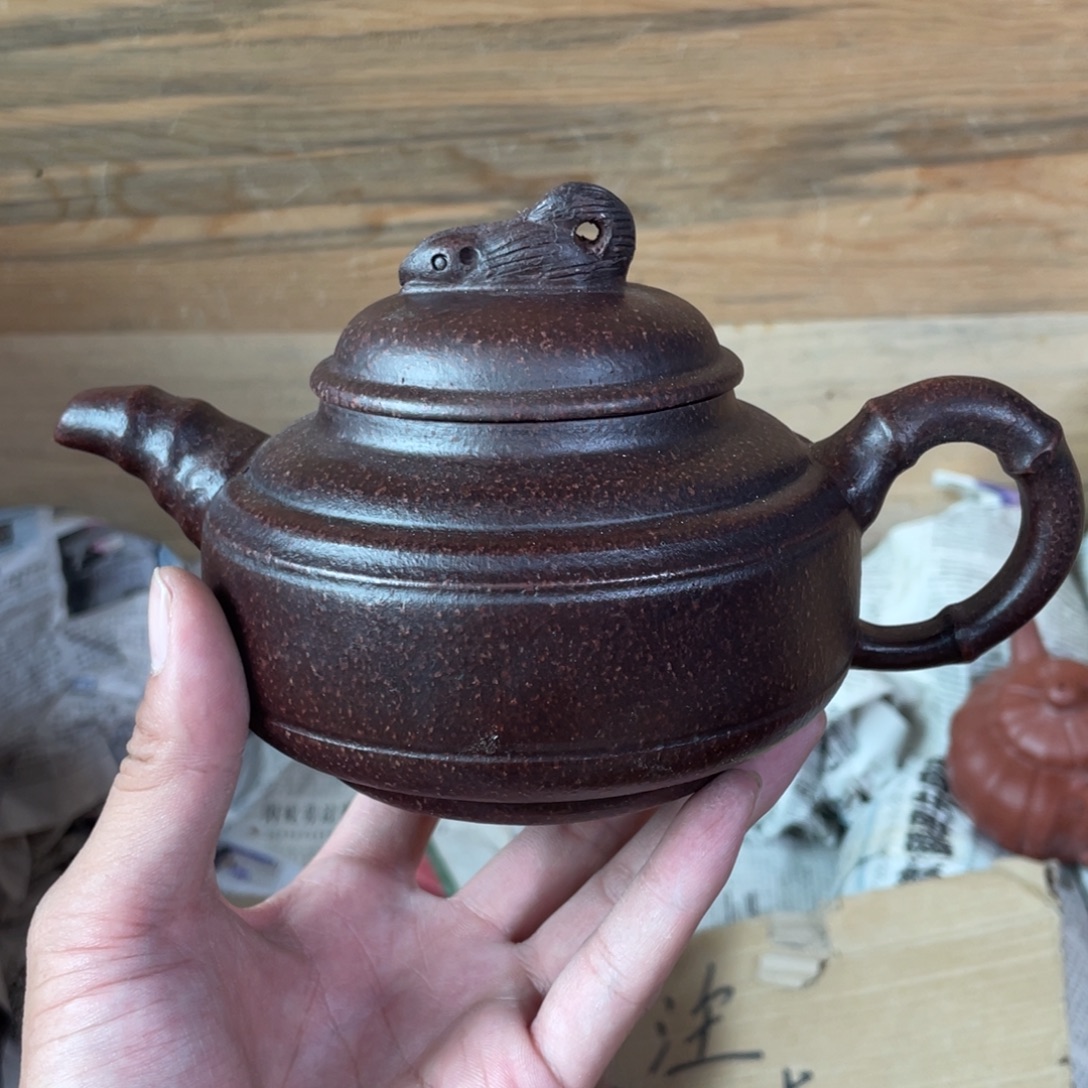 茶壶紫砂老厂紫砂壶一件。