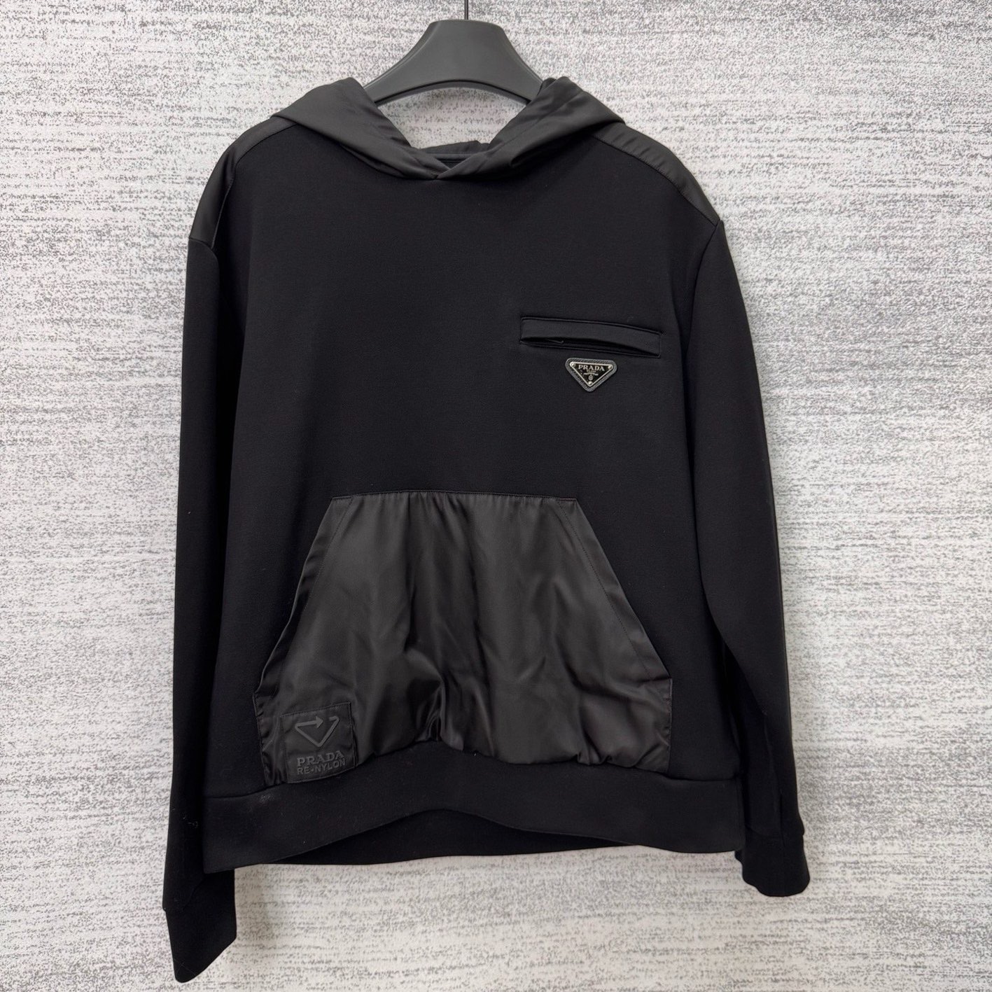 未使用 Prada/普拉达 A100637/三角标拼接黑色连帽卫衣/XL码