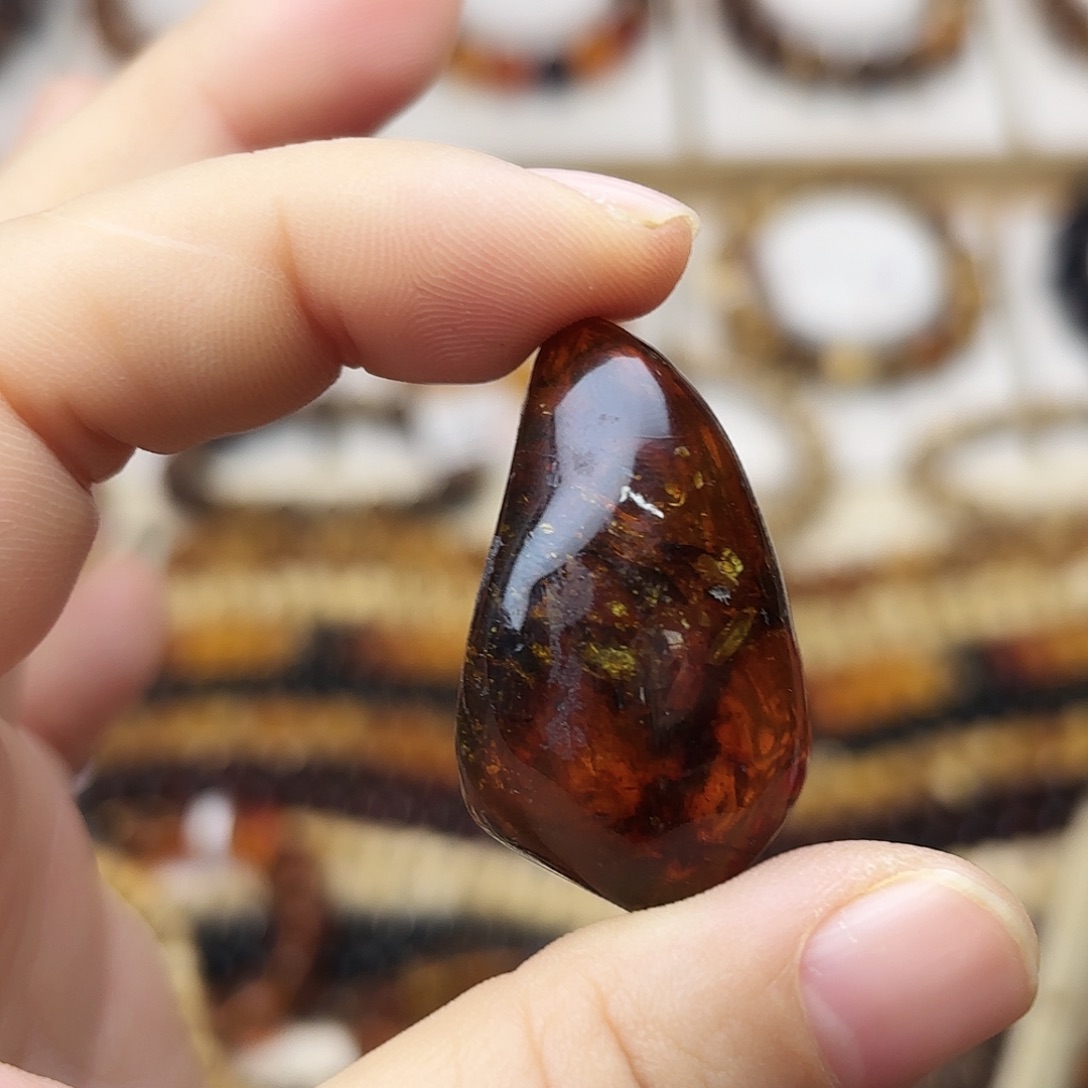 青***蓝琥珀未镶嵌裸石大