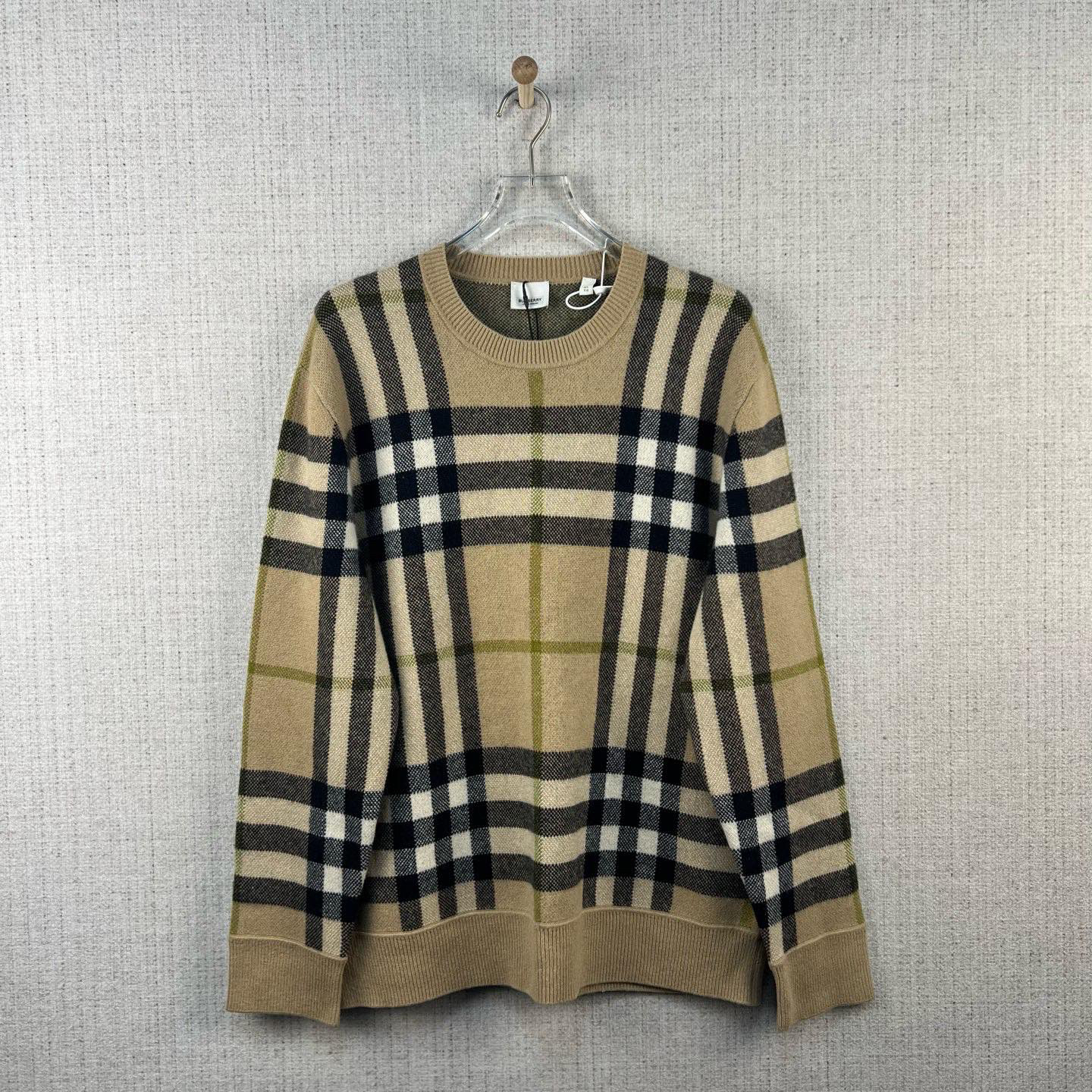 99新 BURBERRY/博柏利 格纹圆领提花长袖毛衣/尺码XL/编号8982