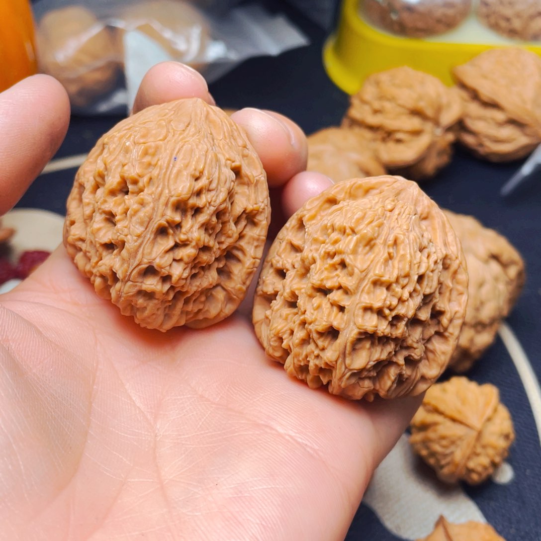 文玩核桃把件南疆石