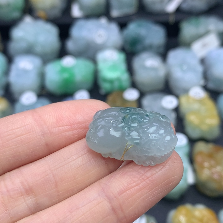 翡翠颈饰未镶嵌天然缅甸A货翡翠貔貅吊坠