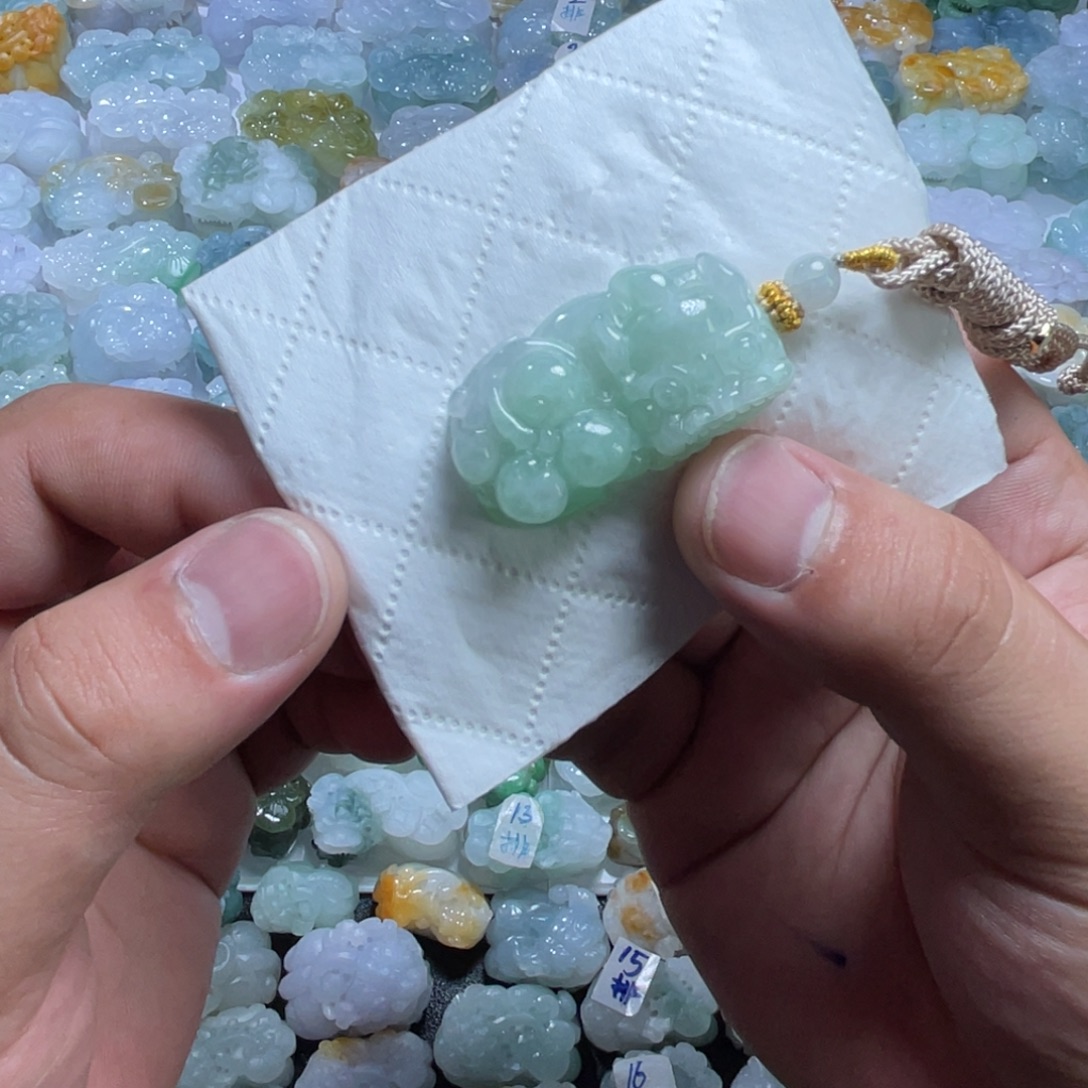 阿***昊颈饰未镶嵌翡翠天然