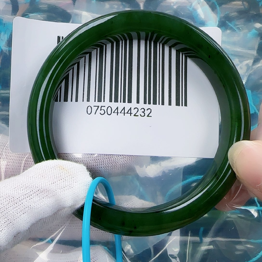 和田玉（碧玉）手镯未镶嵌62微瑕