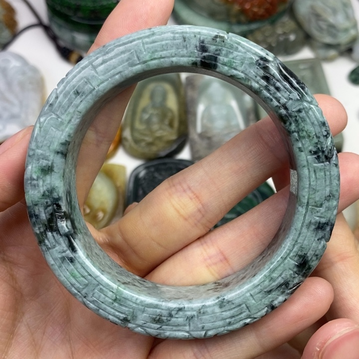 颈饰未镶嵌翡翠手镯圈口57
