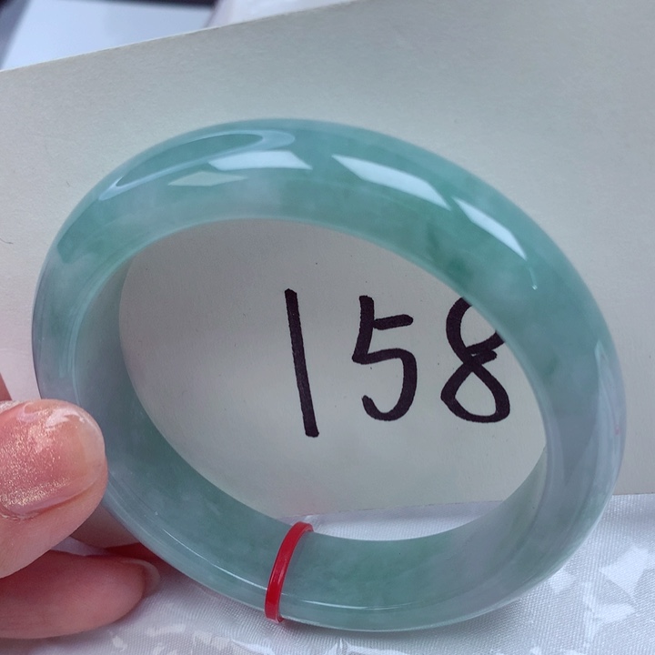 翡翠手镯未镶嵌翡翠