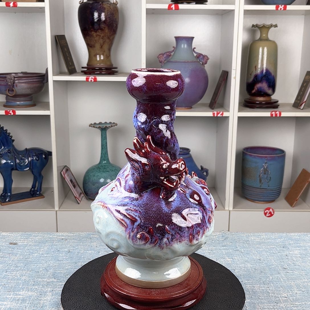 瓷片盘龙瓶大师签字款