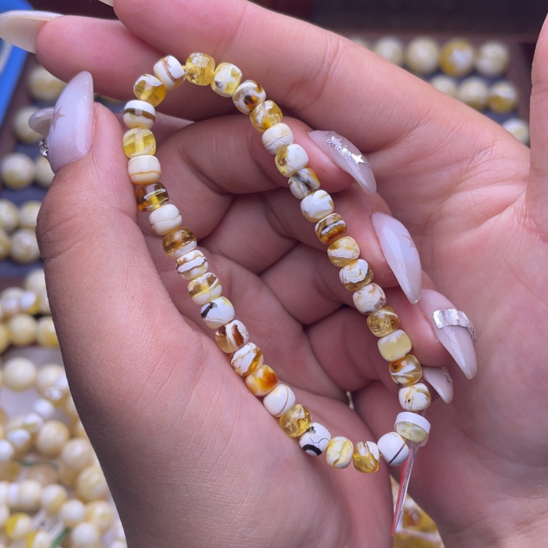 琥珀未镶嵌裸石琥珀