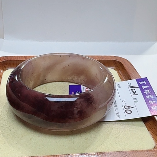 石英质玉手镯未镶嵌心*