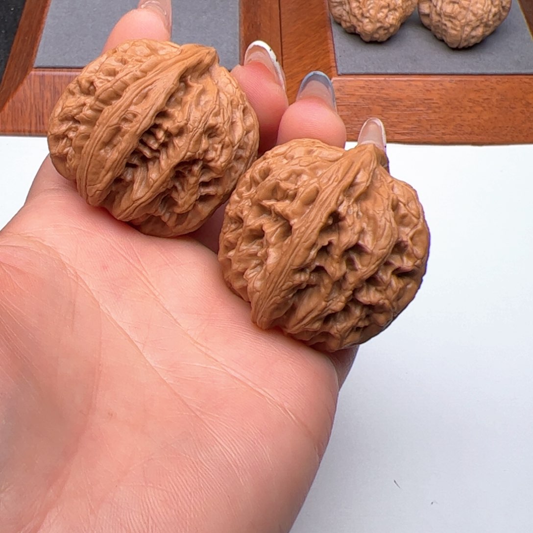 文玩核桃把件飞*火红锦鲤40丽