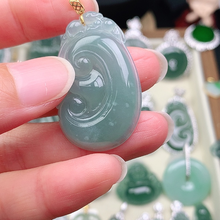 颈饰未镶嵌翡翠吊坠