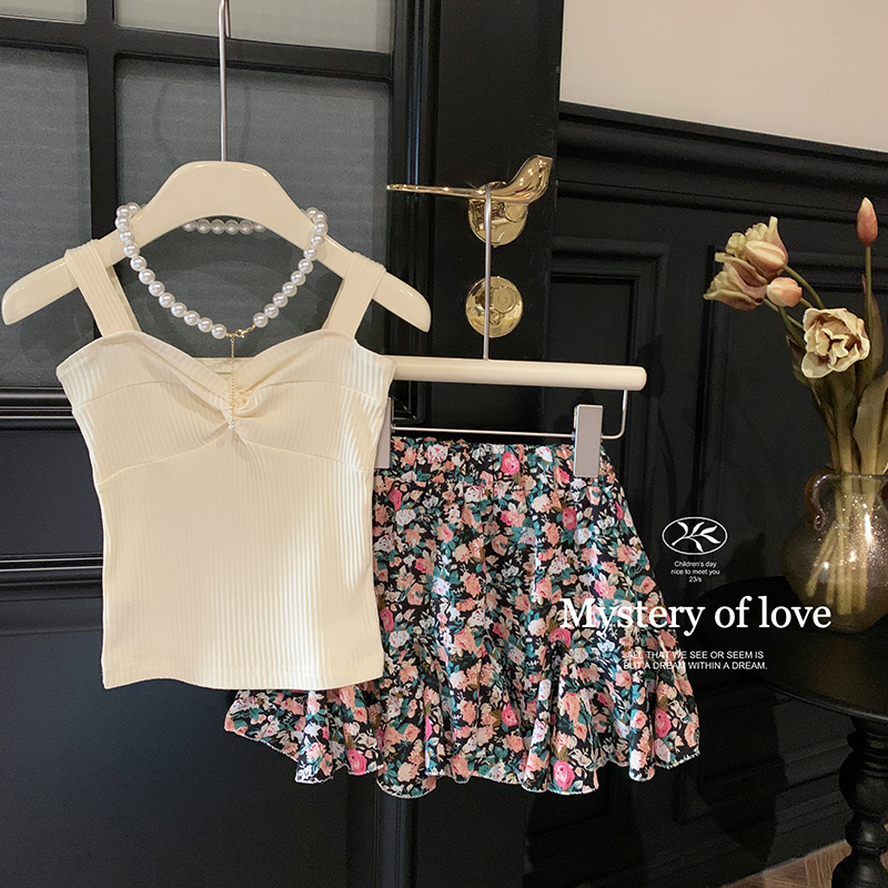 【本妈】夏季韩版背心蝴蝶结抹胸上衣+碎花短裙套装X818 19’9