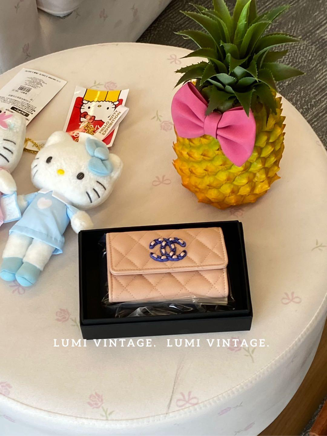 95新 Chanel/香奈儿 粉色拼蓝扣短款钱包 98328835