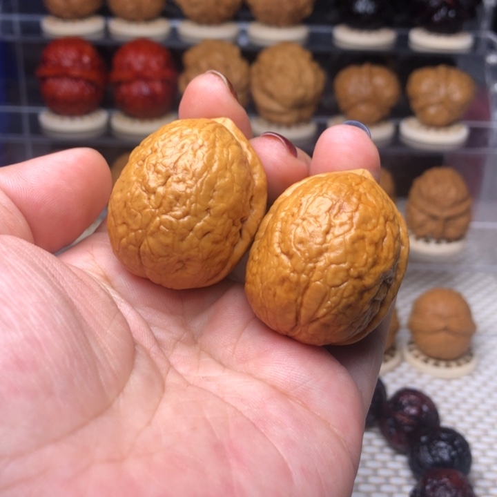 得***腰文玩核桃把件8粗筋大屁桃