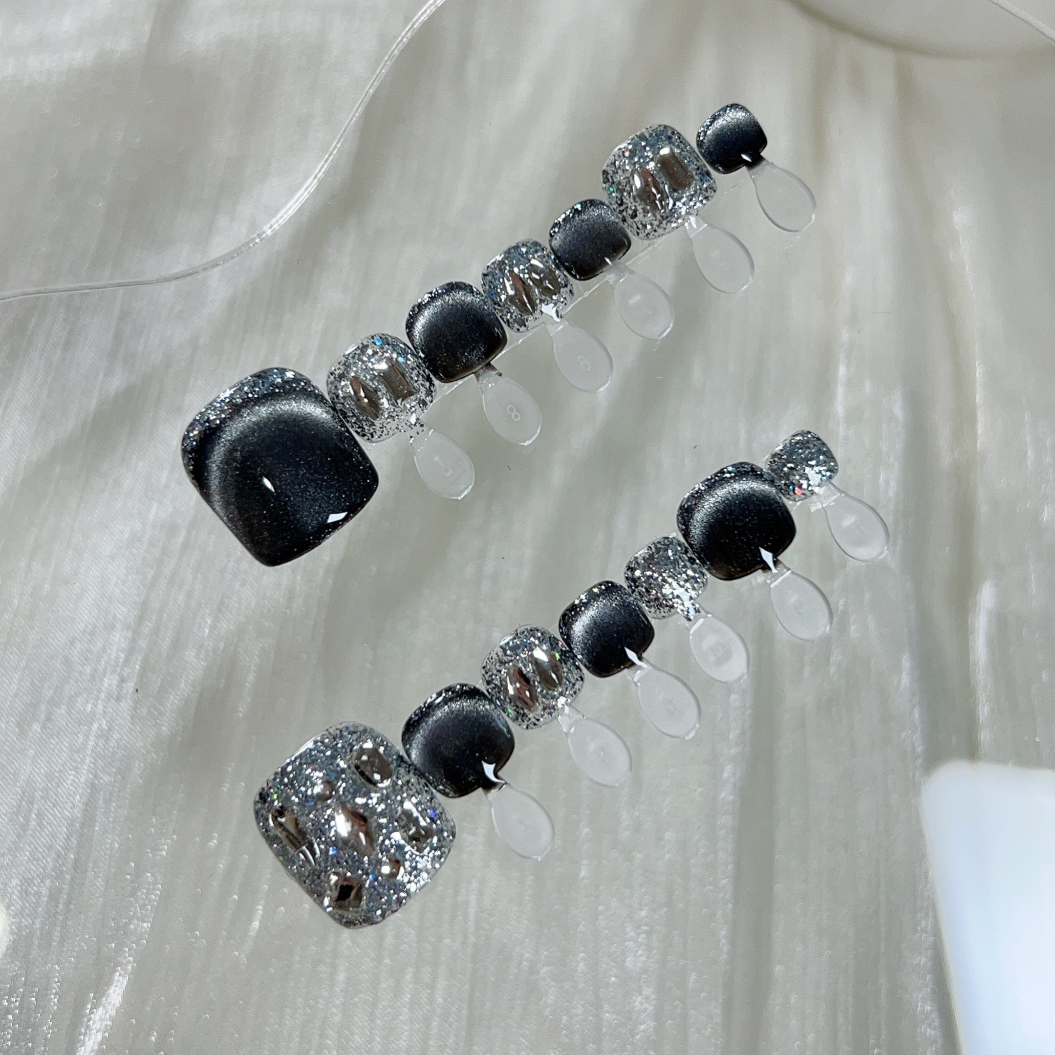 纯手工猫眼脚甲亮片显白高级感穿戴脚趾甲气质爆闪美甲拆卸春夏款